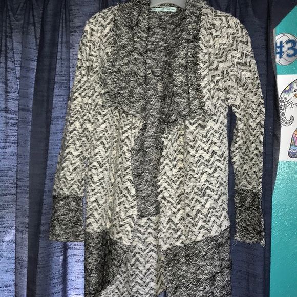 Maurice’s Cardigan - Picture 2 of 2